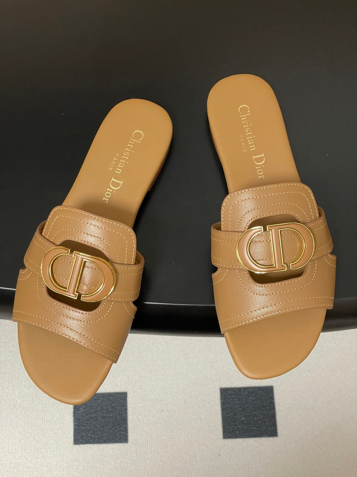 DIOR CLASSIC MONTAIGNE SANDALS 25S IN LIGHT BROWN LAMBSKIN WITH CD LOGO