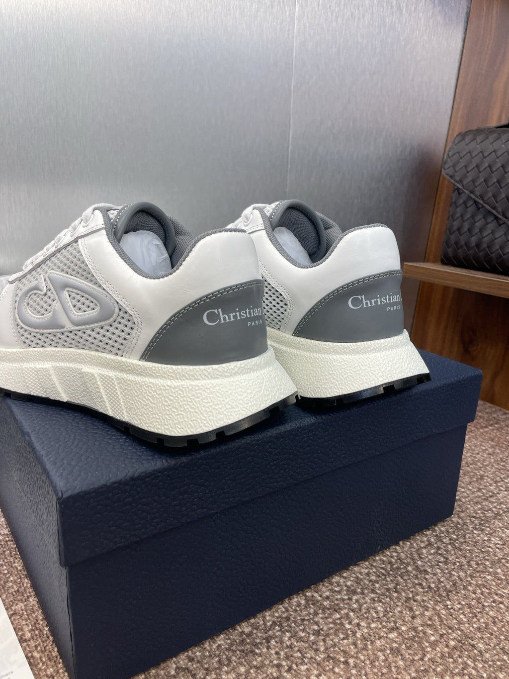 DIOR 25S D-RUN'N COUPLE SNEAKERS IN WHITE GRAY CALFSKIN AND MESH