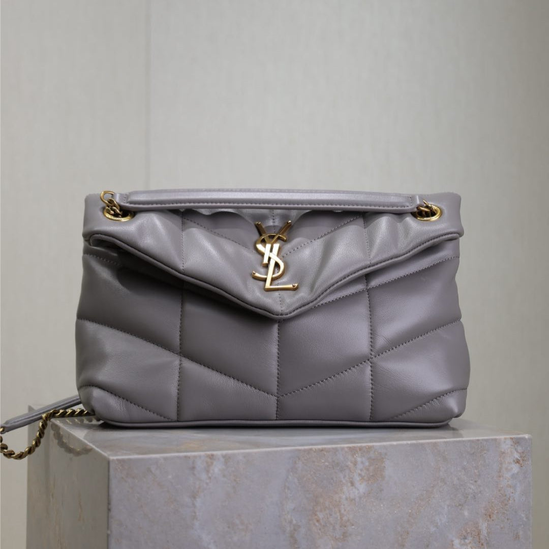 YSL 25S LOULOU PUFFER MEDIUM 29 IN SMOKY LAVENDER CALFSKIN